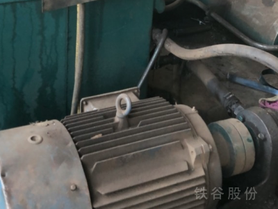 现代220挖机，华宏200吨图5