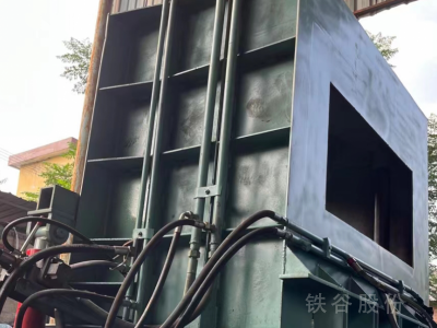 江阴产250吨立式打包机，包块1.1?1.6米图6